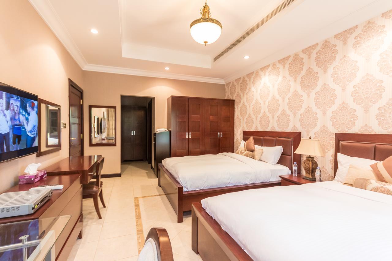 Yanjoon Holiday Homes - Palm Jumeirah Frond A Villas Дубай Екстериор снимка