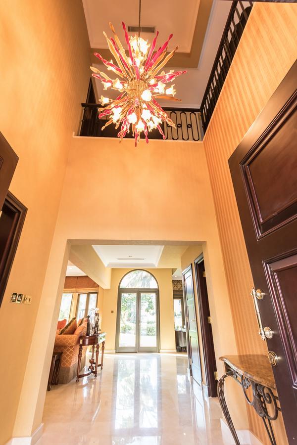 Yanjoon Holiday Homes - Palm Jumeirah Frond A Villas Дубай Екстериор снимка