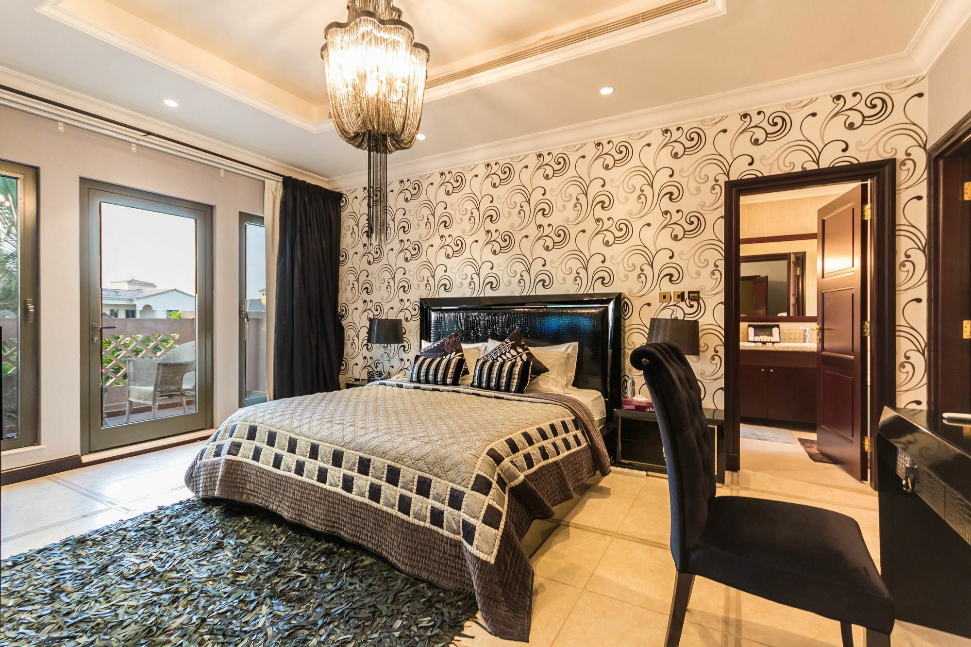 Yanjoon Holiday Homes - Palm Jumeirah Frond A Villas Дубай Екстериор снимка